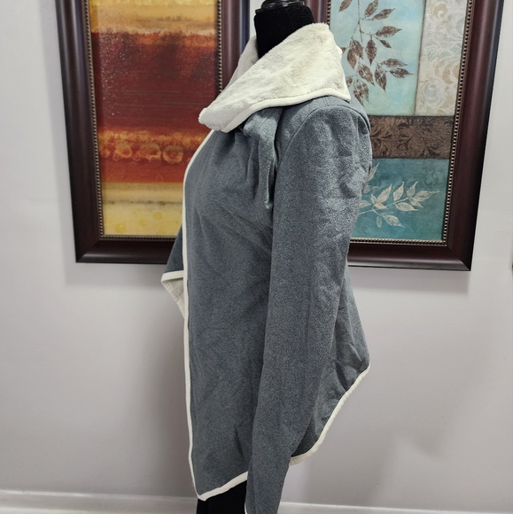 Lululemon wrap jacket - Picture 3 of 5